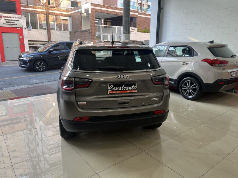 JEEP COMPASS LONGITUDE 1.8 AUT. FLEX***2018*** - Image 6